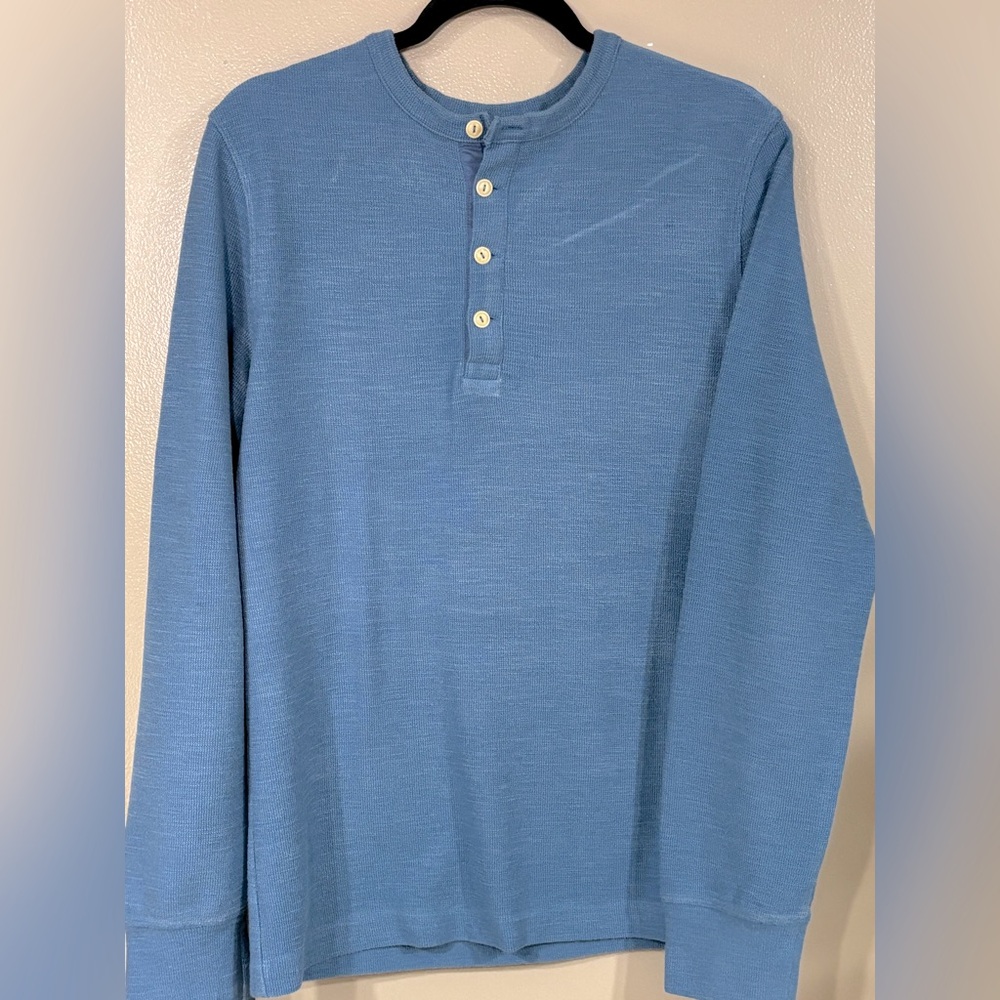 KIAN D Los Angeles Men’s  Blue Henley Shirt
Size Medium